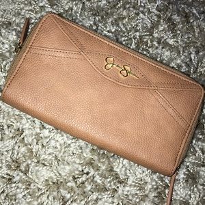 Jessica Simpson wallet